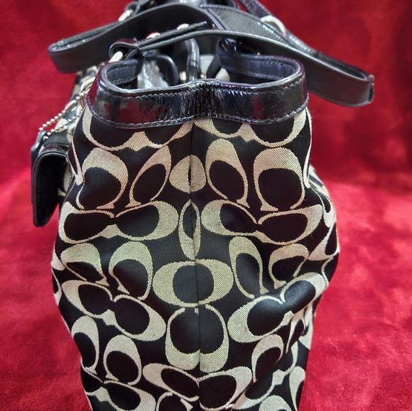 Coach Penelope Signature Shoulder Bag - Picture 4 of 16